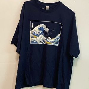 Men’s navy tshirt